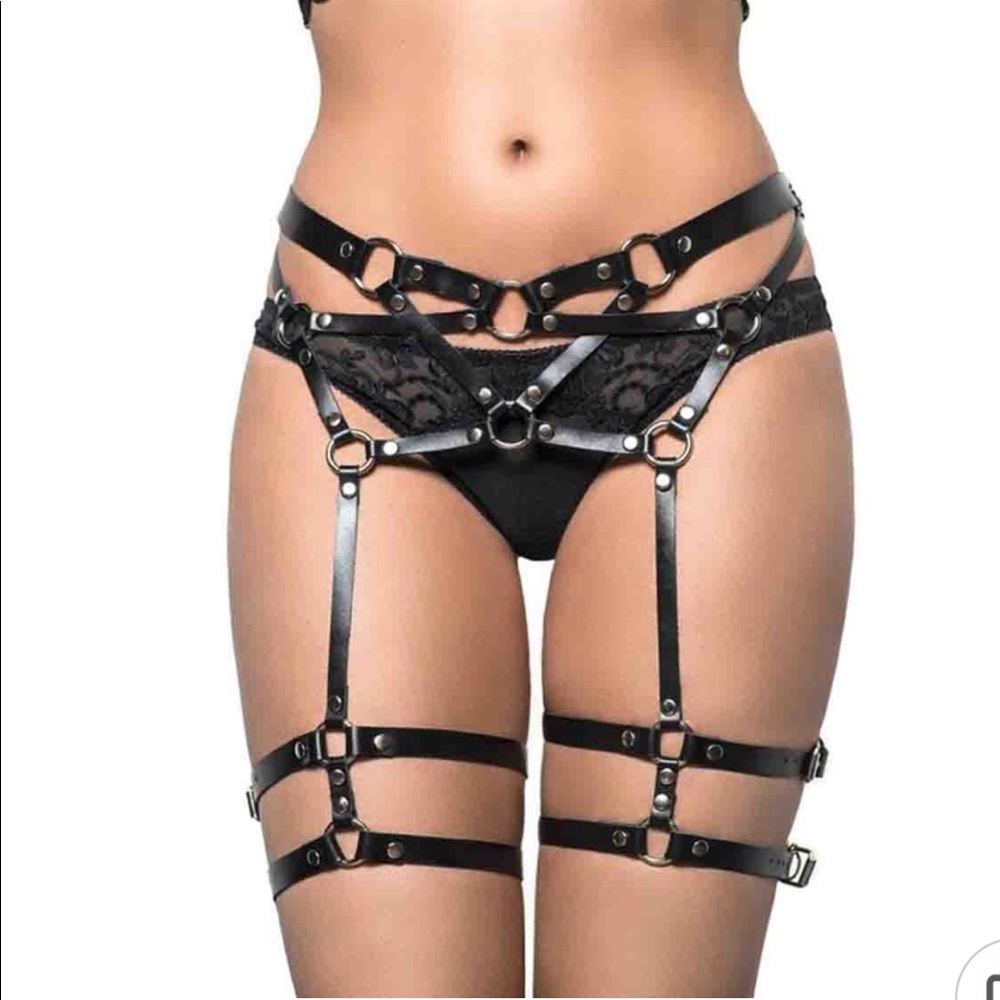 Gorgeous heavy vegan leather belt/leg harness!